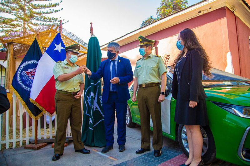 Municipio de Vicuña entrega vehículo a Carabineros para trabajo comunal en  seguridad – Elquiglobal